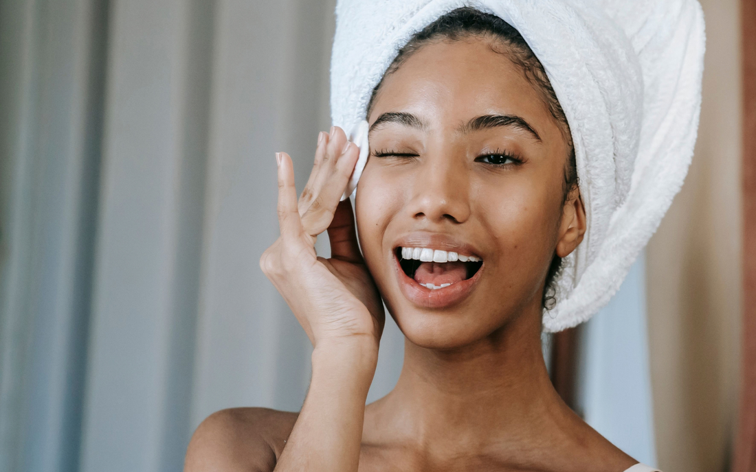 Tónico facial vs. agua micelar: diferencias y orden de uso